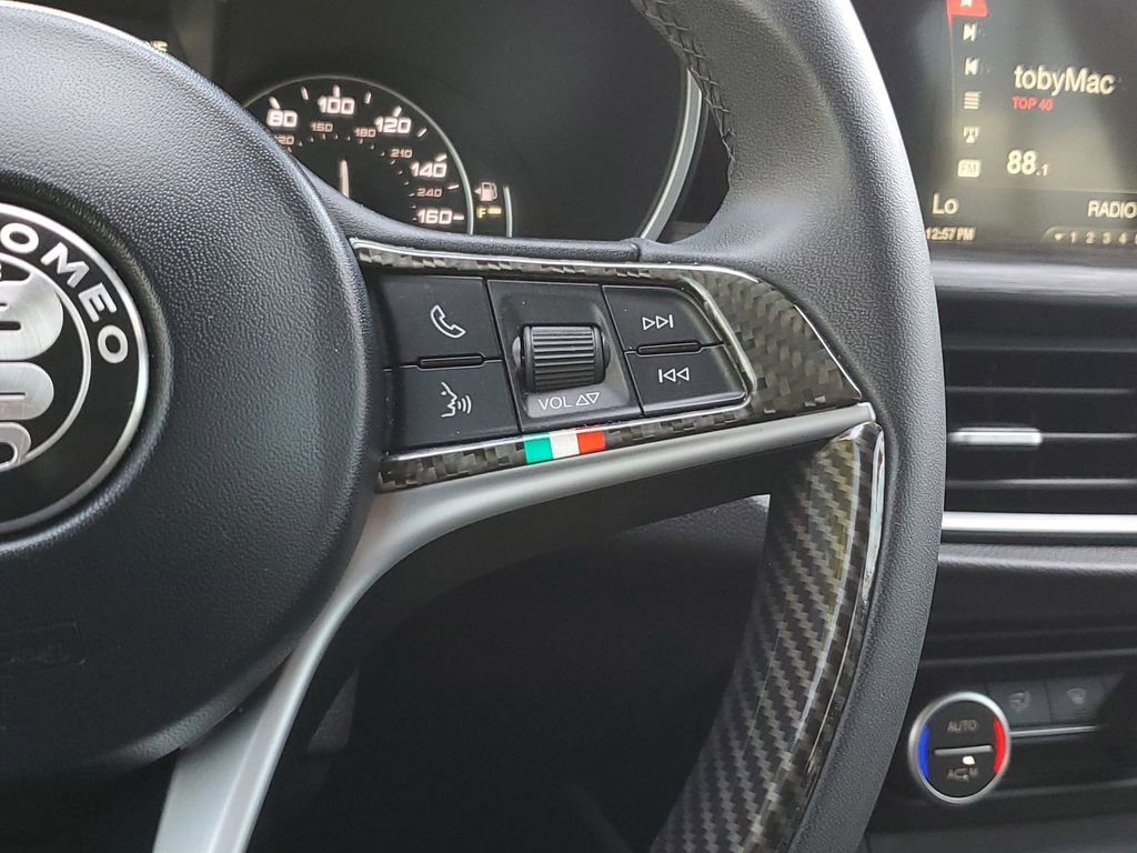 Used 2018 Alfa Romeo Stelvio AWD image 28