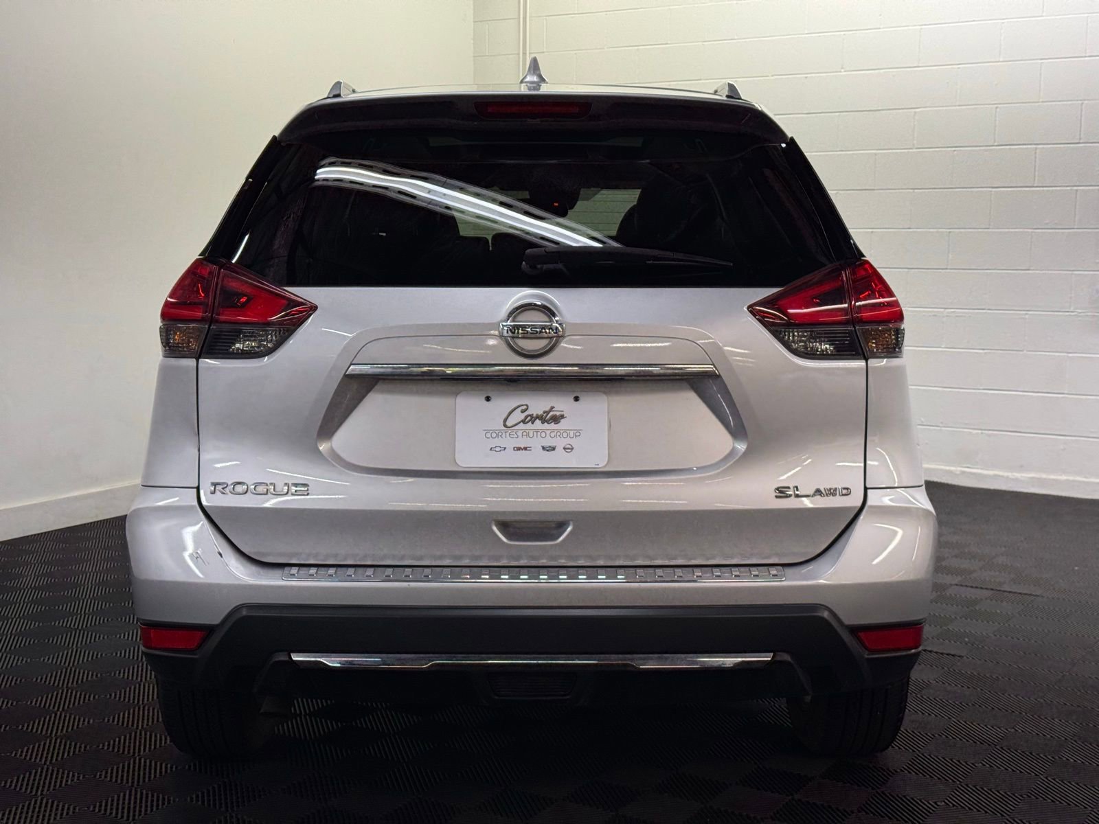 Used 2017 Nissan Rogue SL w/ SL Premium Package image 6