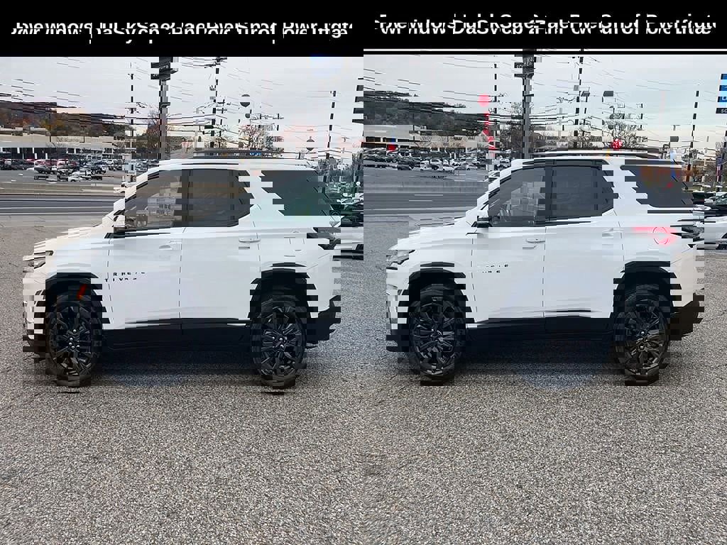 Used 2023 Chevrolet Traverse RS image 4