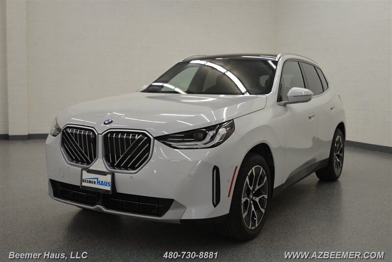 Used 2025 BMW X3 xDrive30i w/ Premium Package AWD/4WD image 2