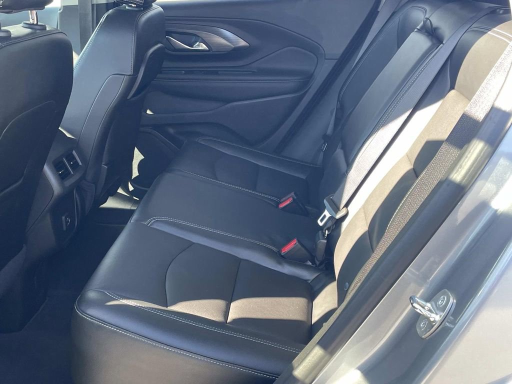 Used 2023 GMC Terrain SLT w/ Tech Package image 13