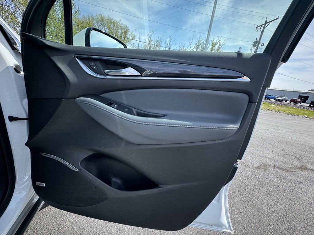 Used 2024 Buick Enclave Premium image 23