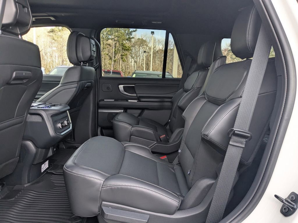 New 2026 Ford Expedition Platinum w/ Stealth Performance Package image 15