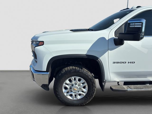 Used 2025 Chevrolet Silverado 3500 LTZ AWD/4WD image 10