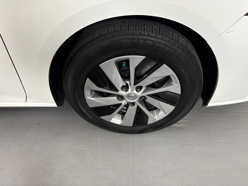 Used 2025 Nissan Altima 2.5 S FWD image 10