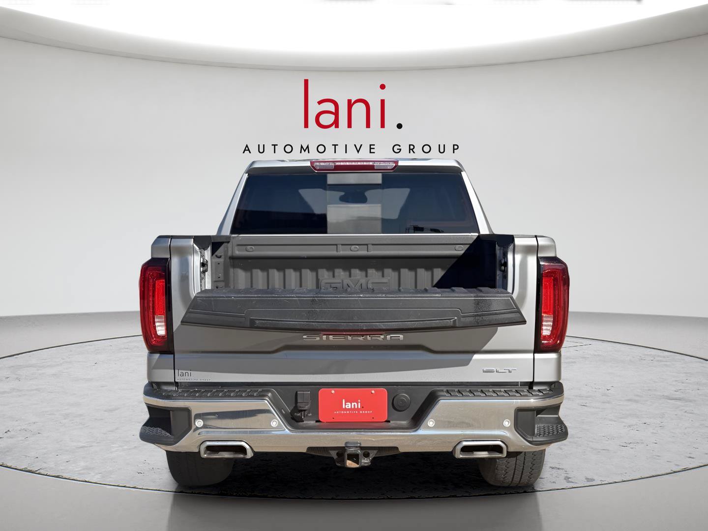 Used 2025 GMC Sierra 1500 SLT w/ SLT Premium Plus Package AWD/4WD image 6
