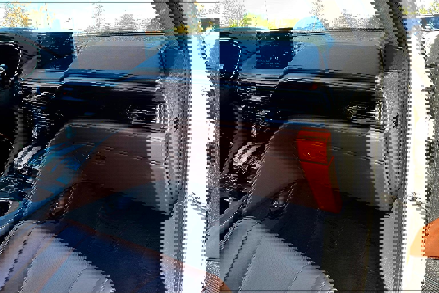 Used 2023 Acura MDX SH-AWD w/ Technology Package image 15