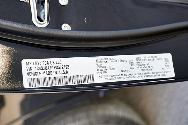 Used 2023 Jeep Wagoneer 2WD image 40