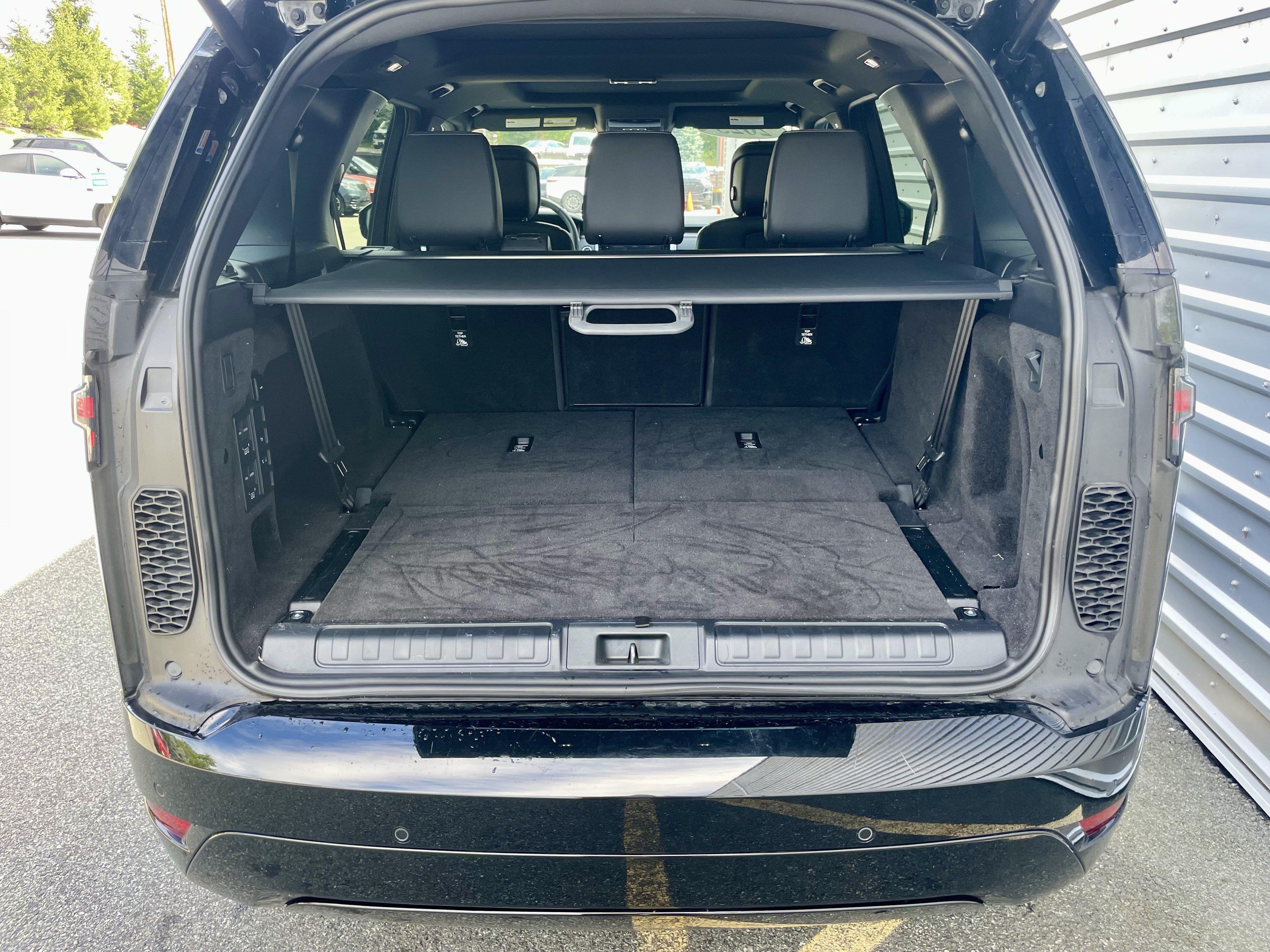Certified 2025 Land Rover Discovery Dynamic SE AWD/4WD image 40