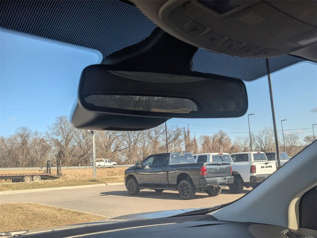 Used 2024 Ford Edge Titanium image 33