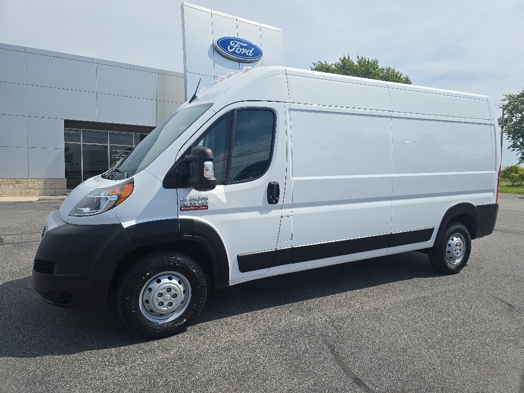 Used 2022 RAM ProMaster 2500 w/ Convenience Group FWD image 2