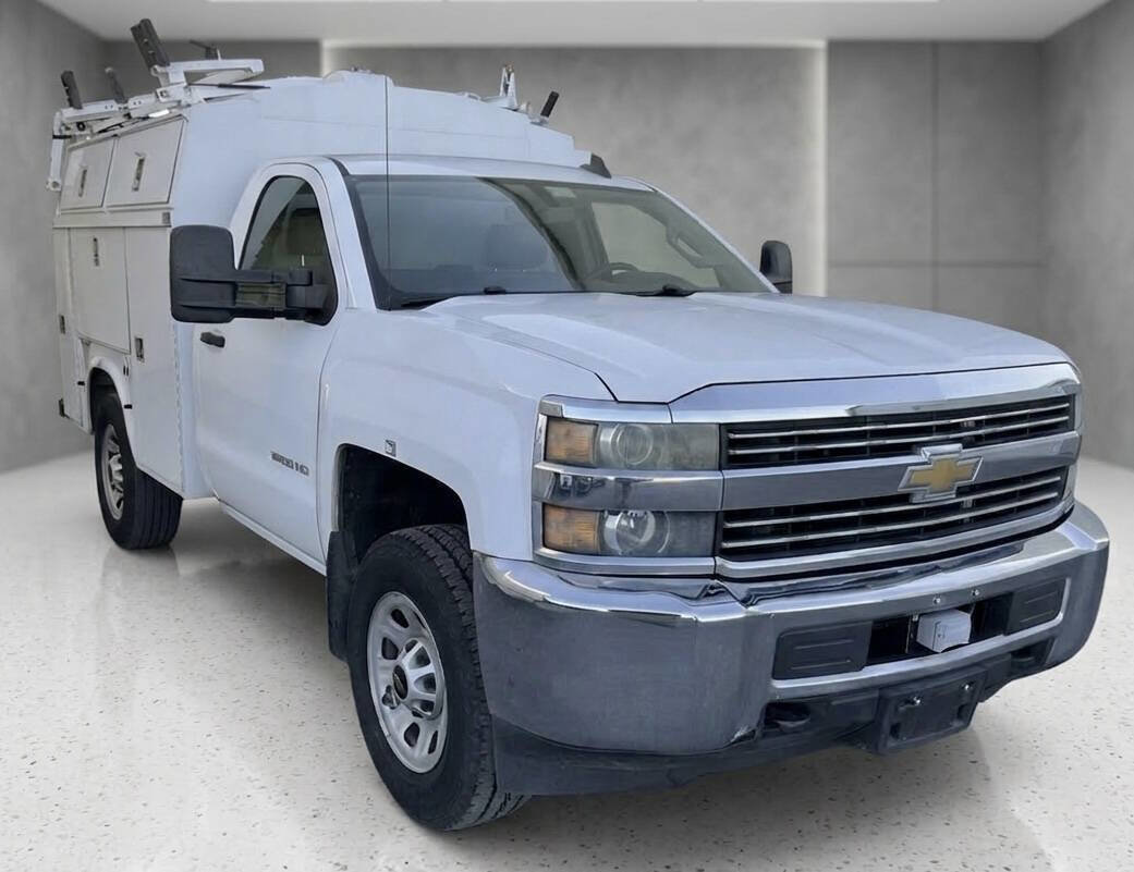 Used 2016 Chevrolet Silverado 3500 W/T image 2