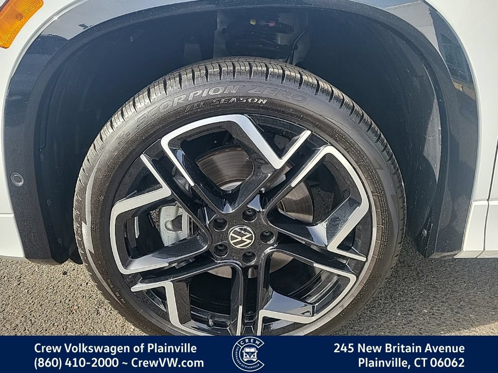 Certified 2026 Volkswagen Tiguan SEL R-Line AWD/4WD image 17