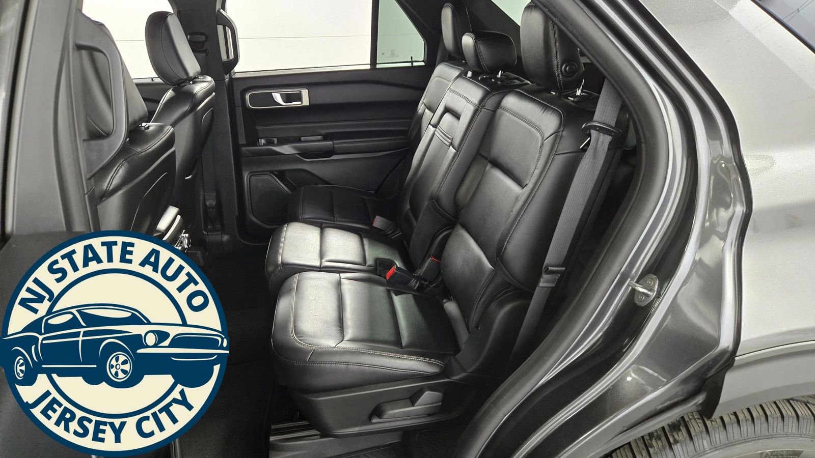 Used 2020 Ford Explorer XLT w/ Equipment Group 202A image 33