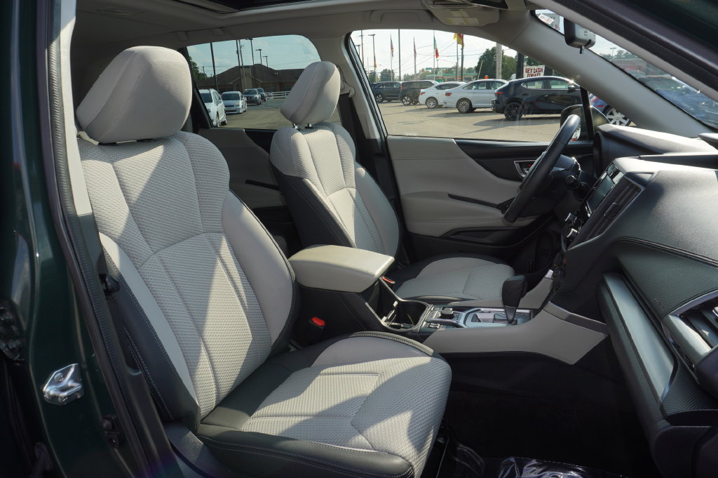 Used 2023 Subaru Forester Premium AWD/4WD image 31