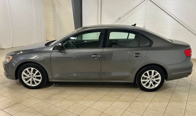 Used 2015 Volkswagen Jetta SE FWD image 2