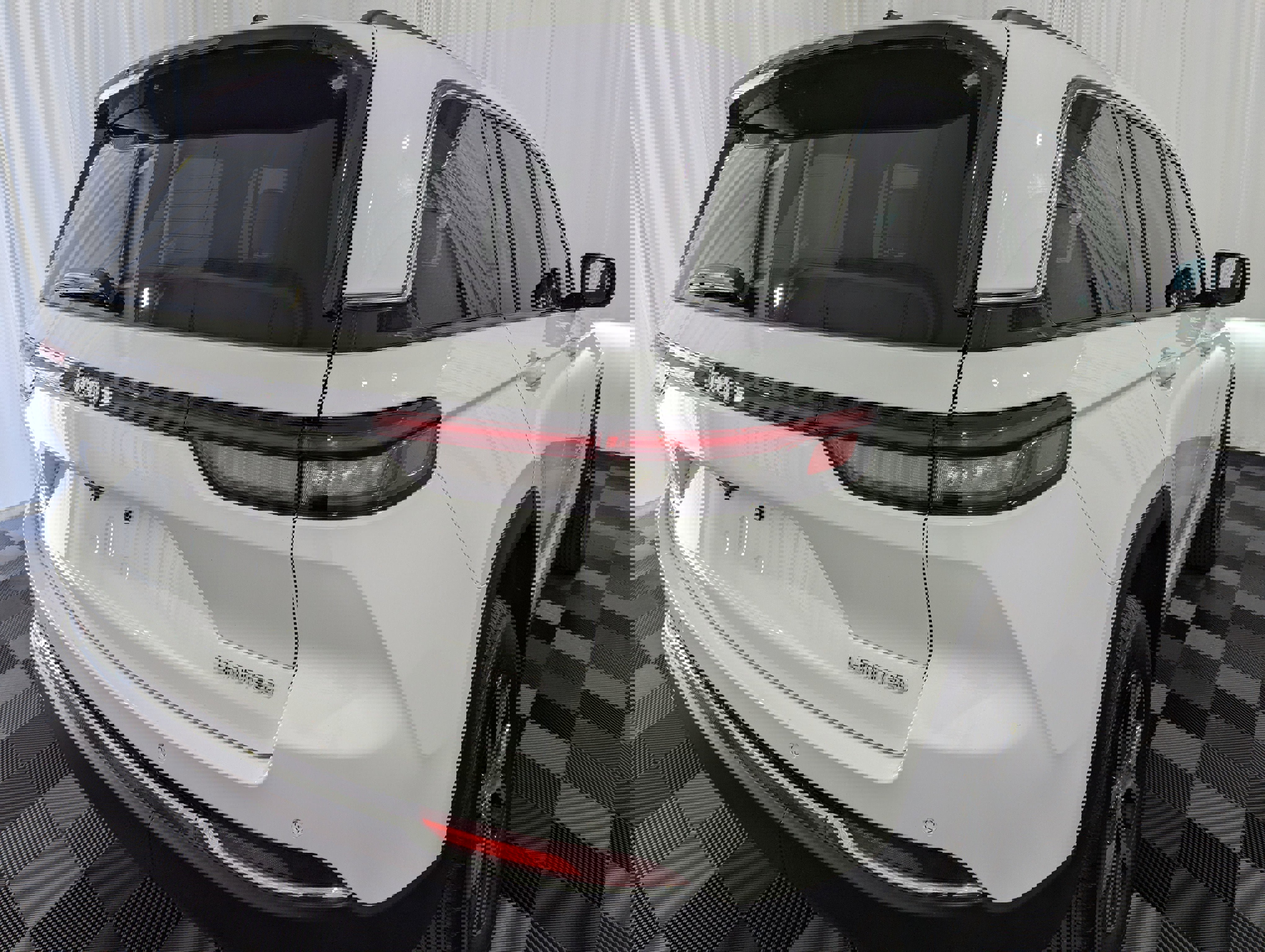 Used 2024 Jeep Grand Cherokee Limited image 7