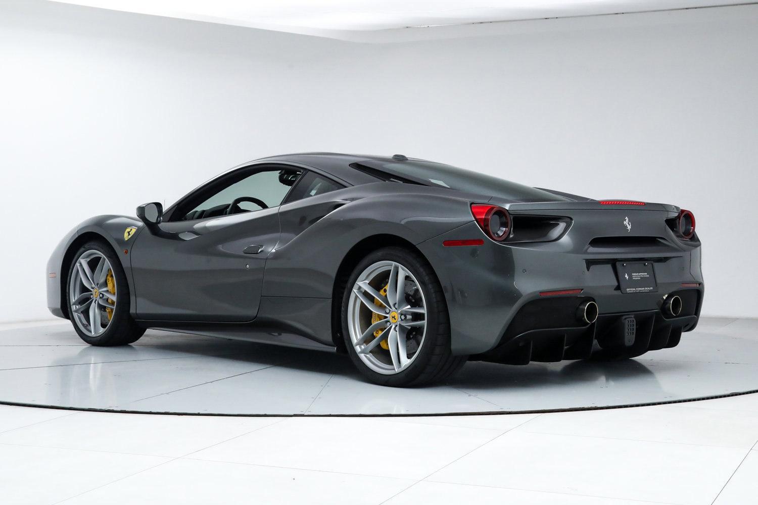 Used 2017 Ferrari 488 GTB image 7