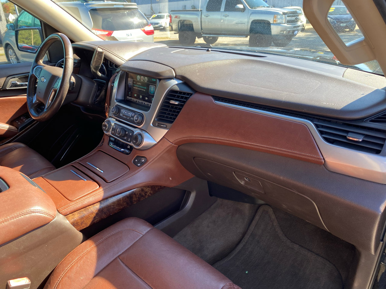 Used 2015 Chevrolet Suburban LTZ image 10