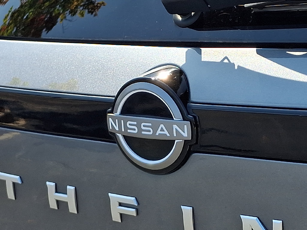 Used 2025 Nissan Pathfinder SV AWD/4WD image 30