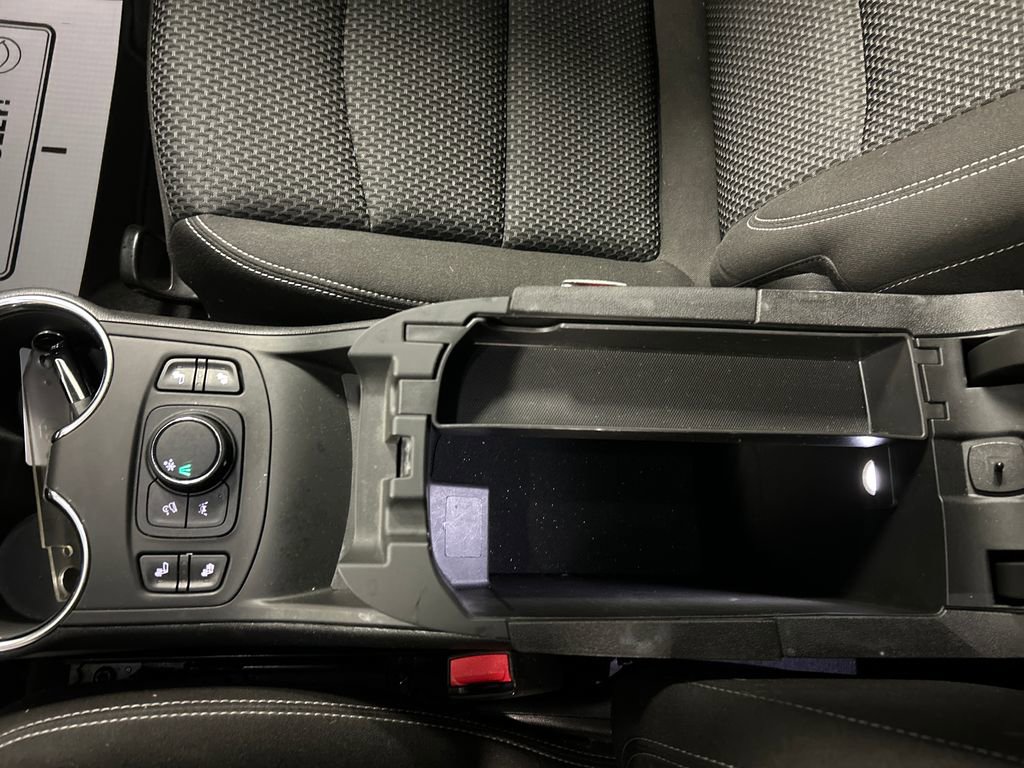 Used 2022 GMC Terrain SLE w/ Driver Convenience Package image 21