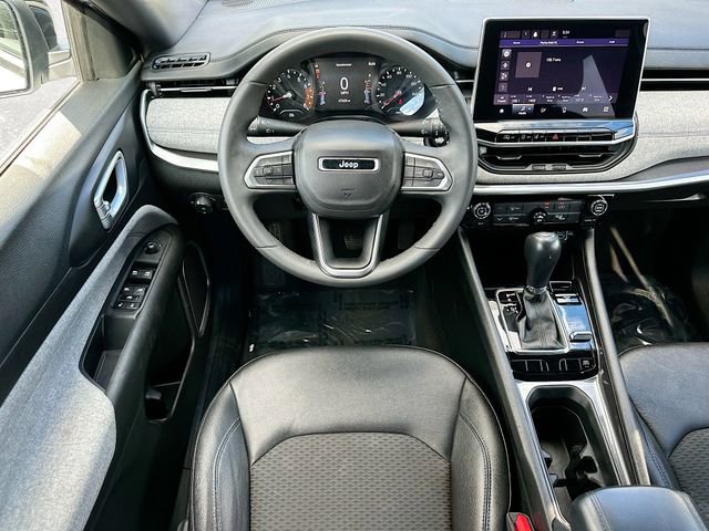 Used 2024 Jeep Compass Latitude image 20
