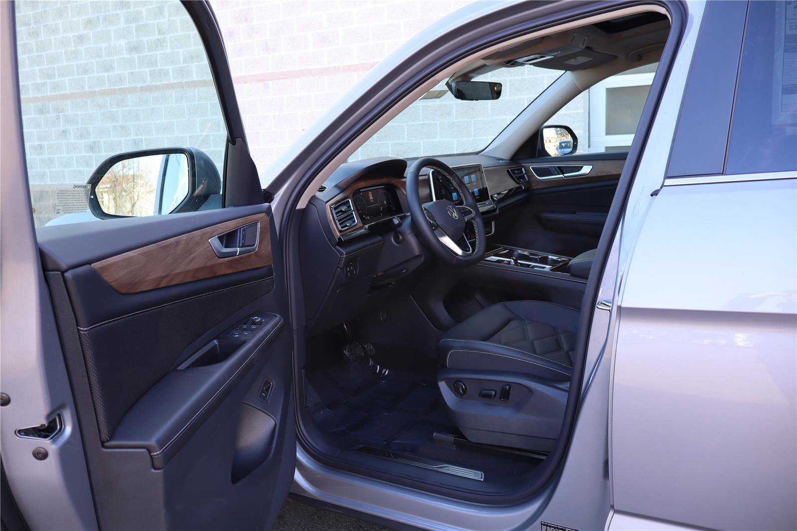 New 2026 Volkswagen Atlas SE image 11