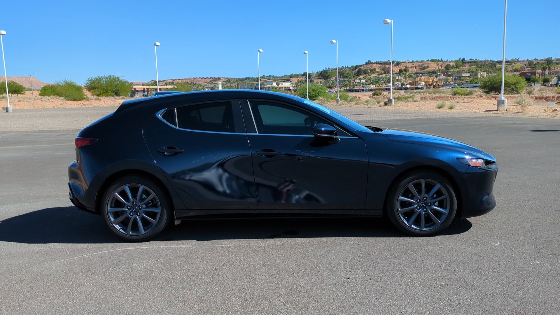 Used 2023 MAZDA MAZDA3 s image 2