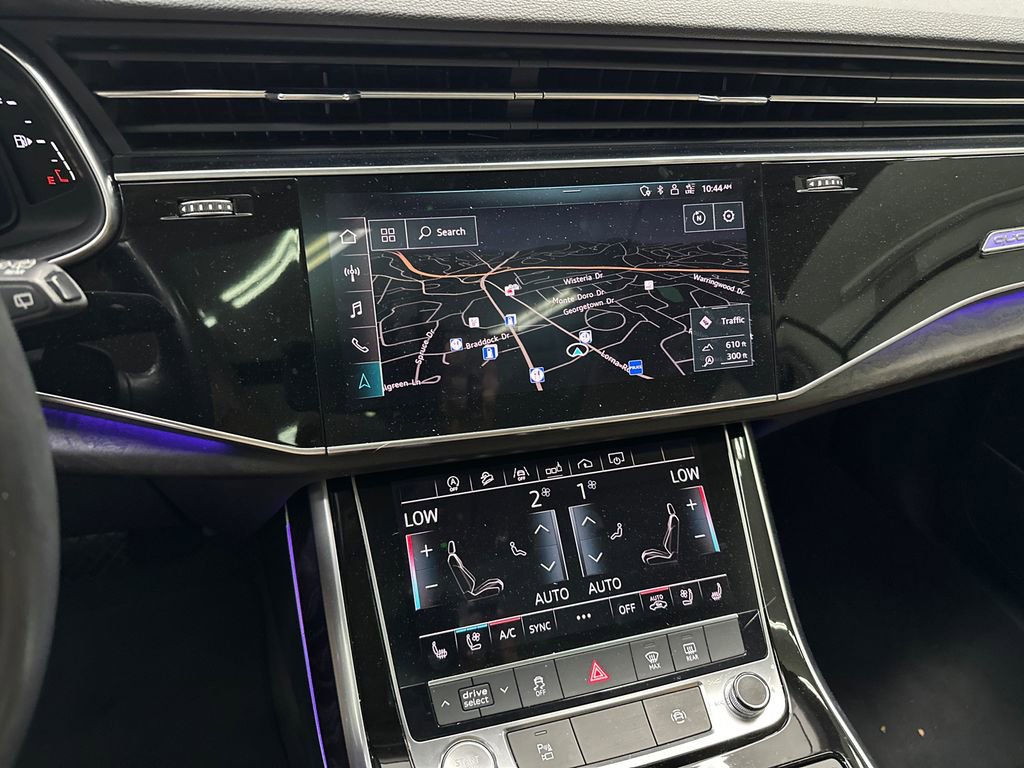 Used 2019 Audi Q8 Premium Plus w/ Premium Plus AWD/4WD image 32