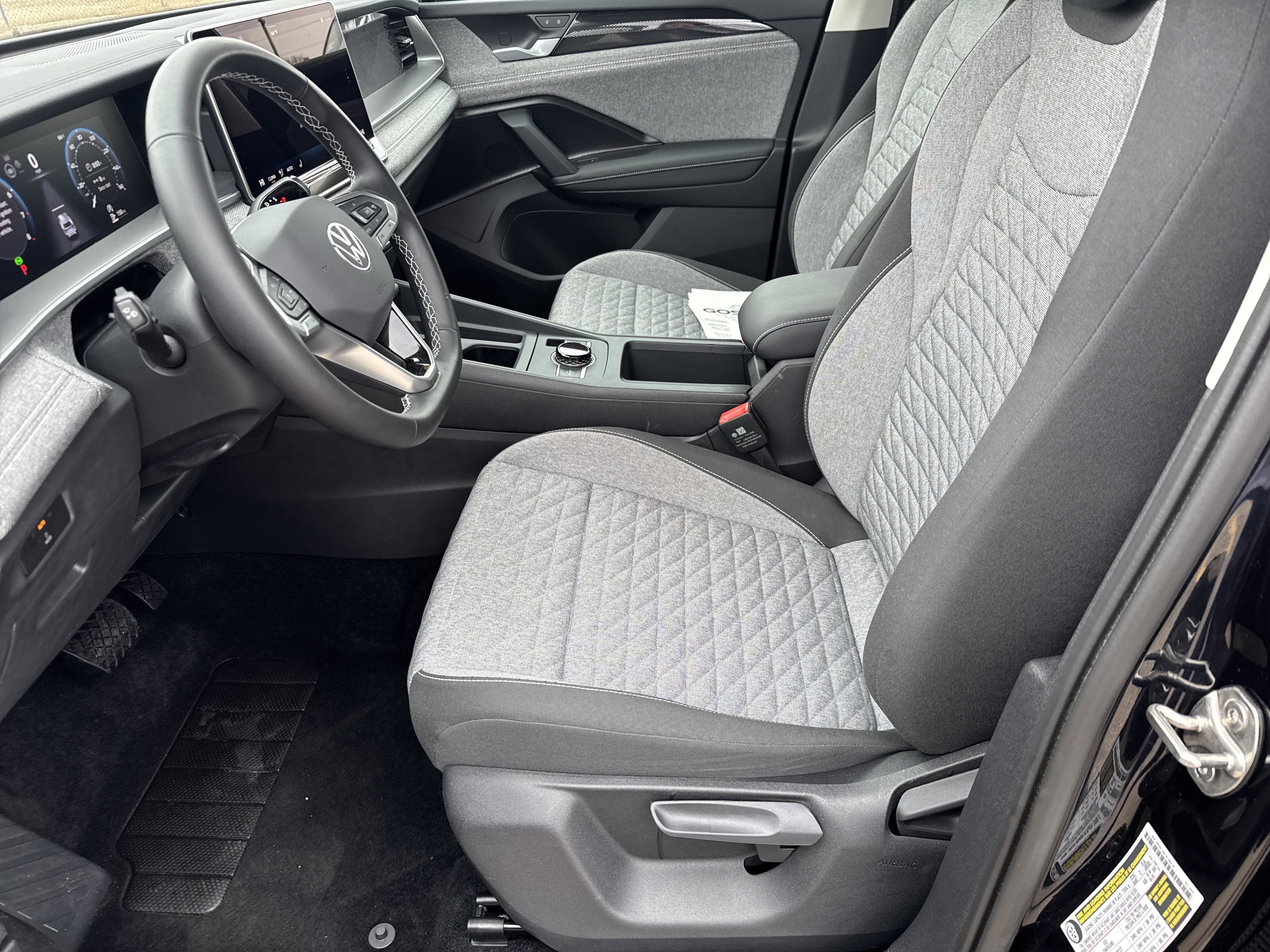 Used 2025 Volkswagen Tiguan S image 5