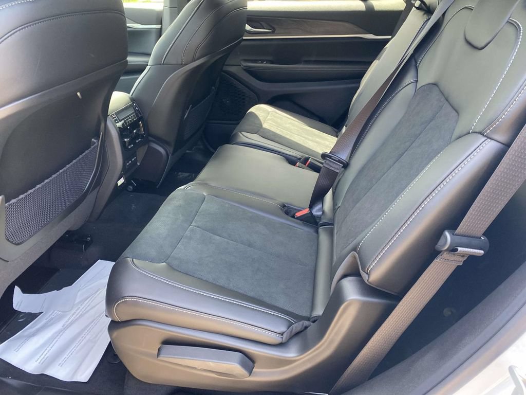 New 2026 Jeep Grand Cherokee L 2WD image 10