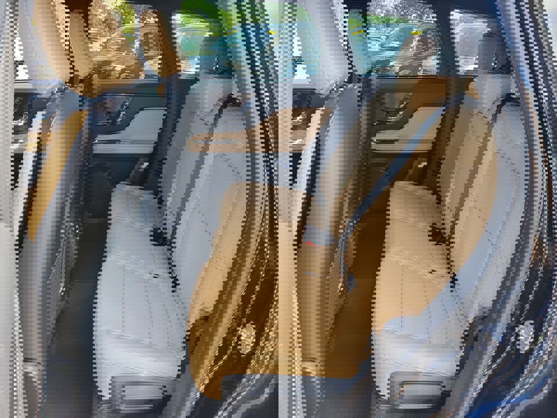 Used 2023 Lincoln Corsair Reserve w/ Jet Appearance Package FWD image 18