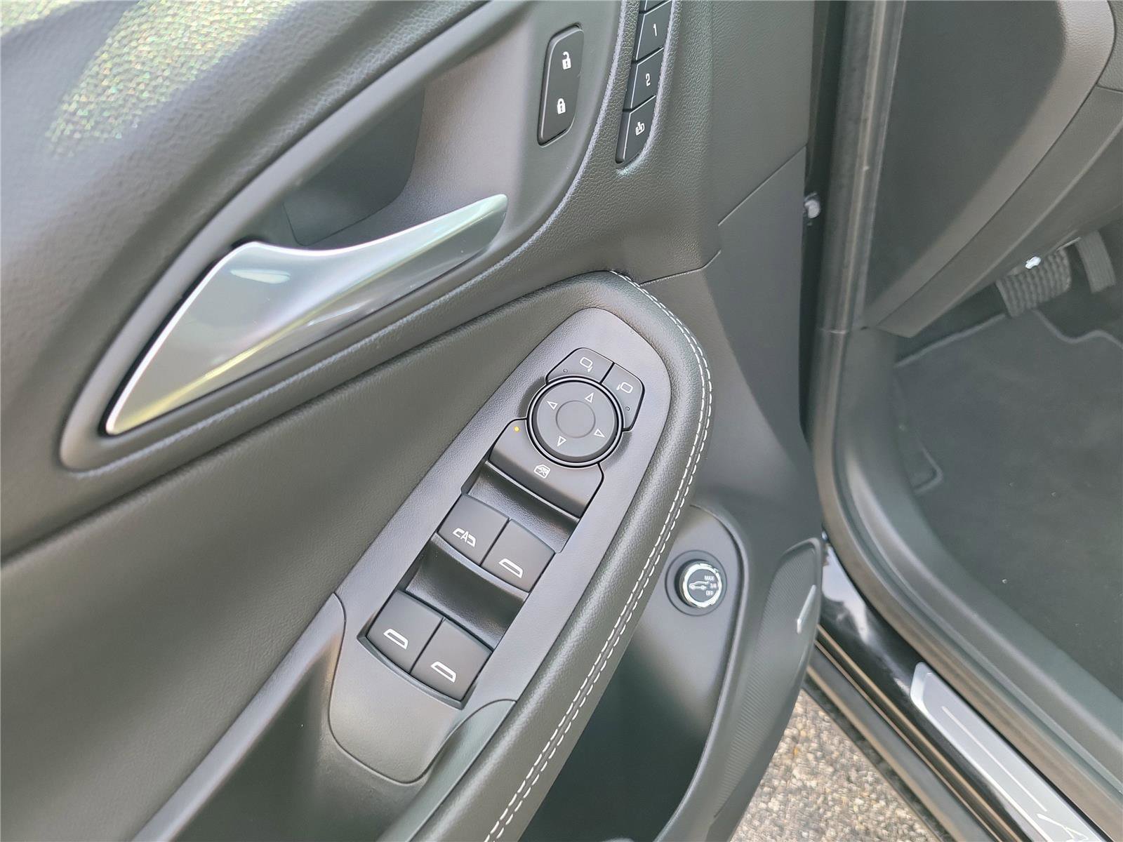 New 2026 Buick Encore GX Avenir w/ Avenir Technology Package image 21