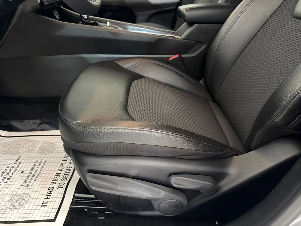 Used 2025 Jeep Compass Latitude image 28