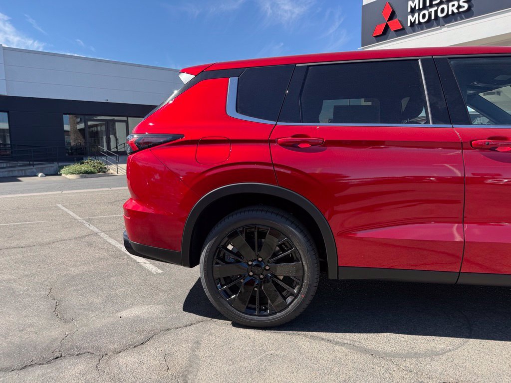 New 2026 Mitsubishi Outlander LE FWD image 12
