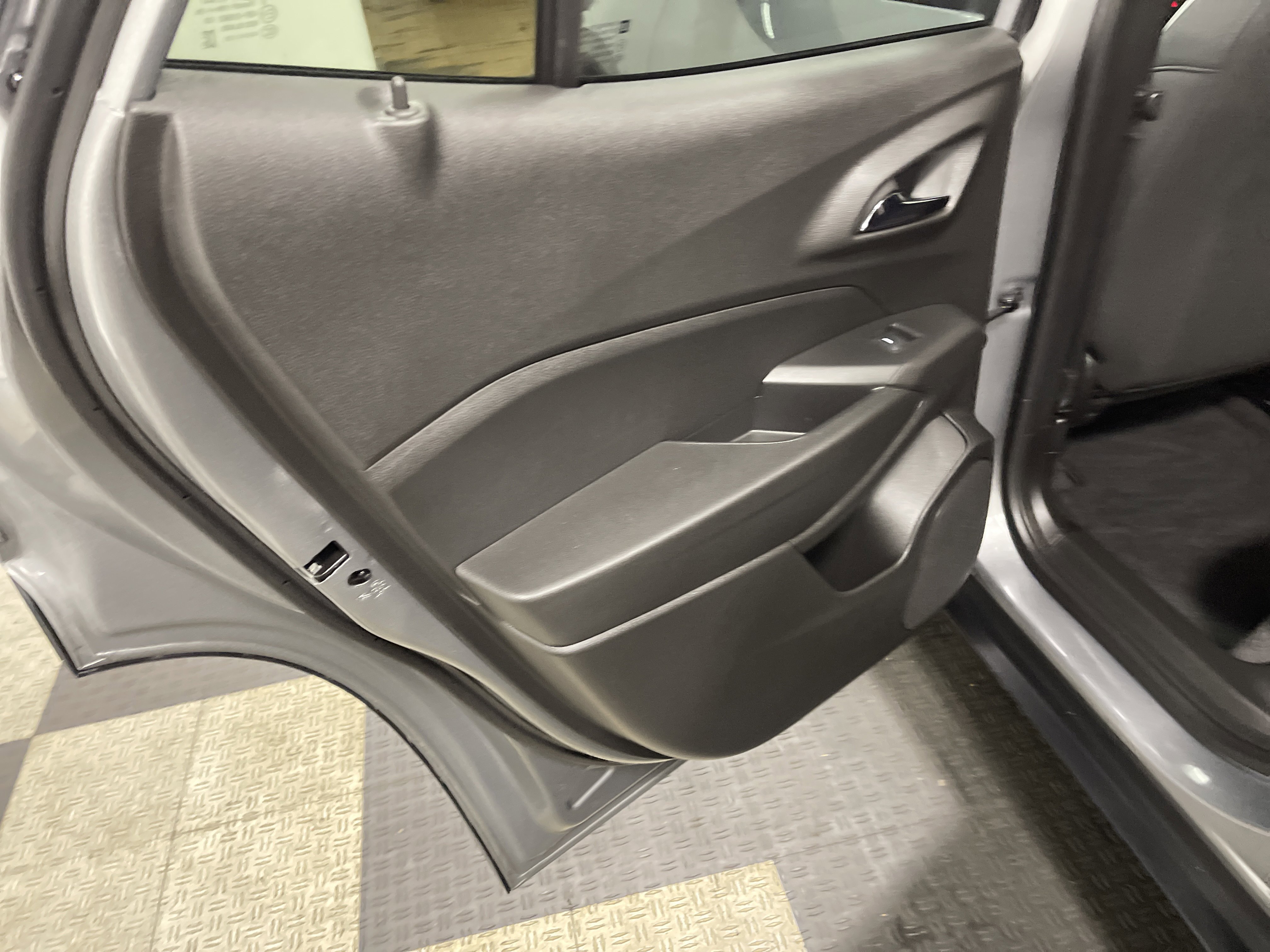 Used 2024 Chevrolet Trax LS w/ LS Convenience Package image 15