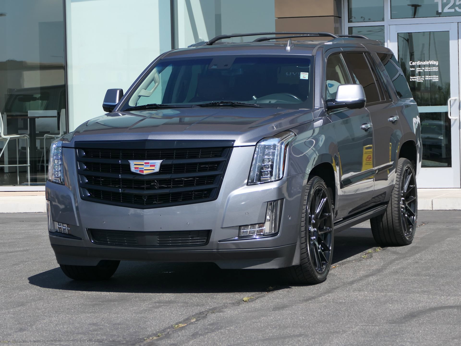 Used 2019 Cadillac Escalade Premium Luxury w/ Escalade Sport Edition image 7