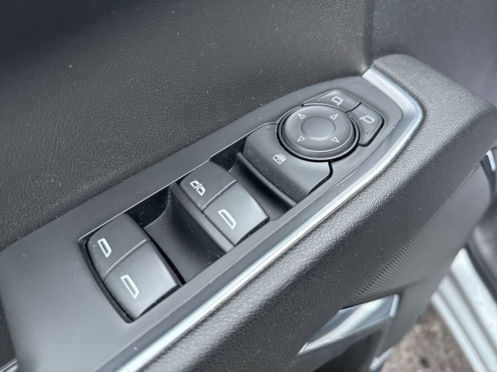 Used 2023 Chevrolet Silverado 1500 LT image 13