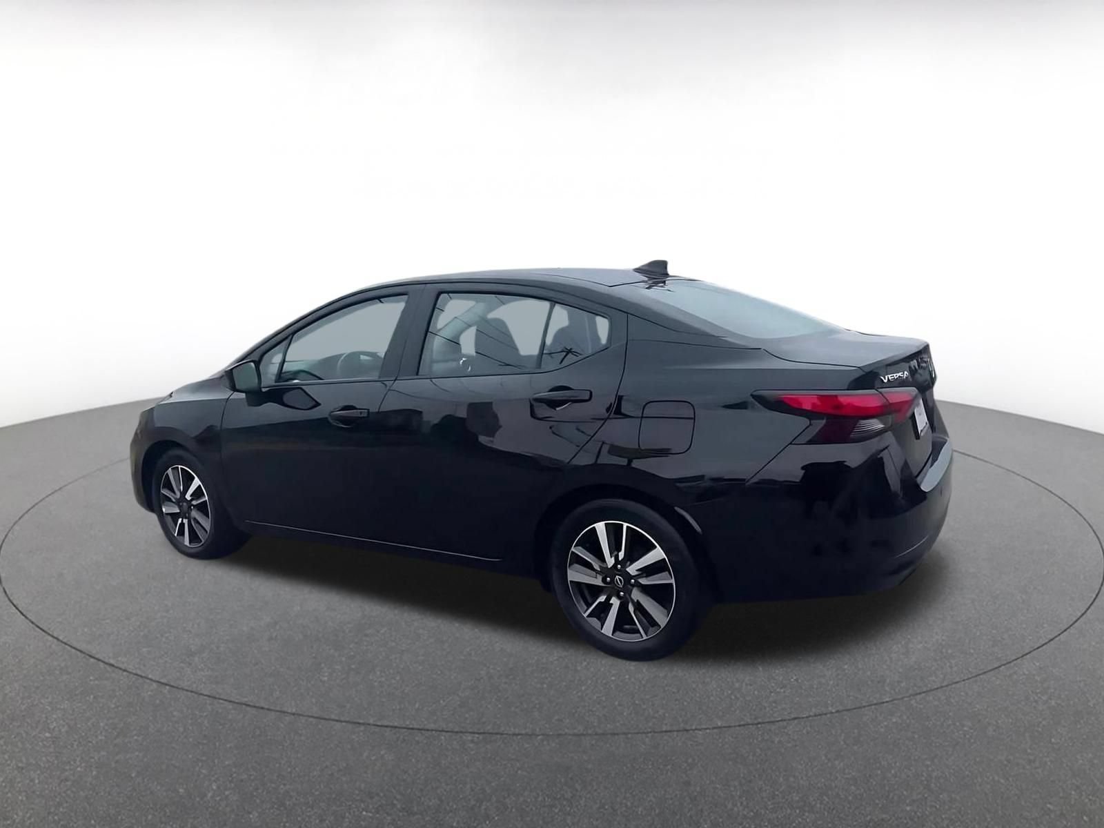 Used 2025 Nissan Versa SV FWD image 10