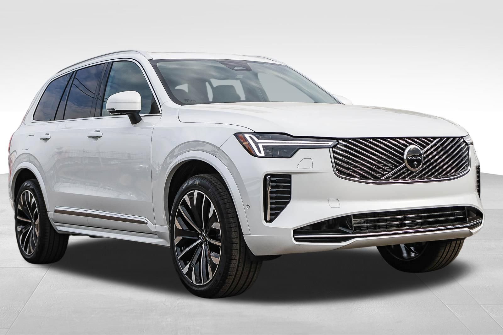New 2027 Volvo XC90 B6 Plus AWD/4WD image 3