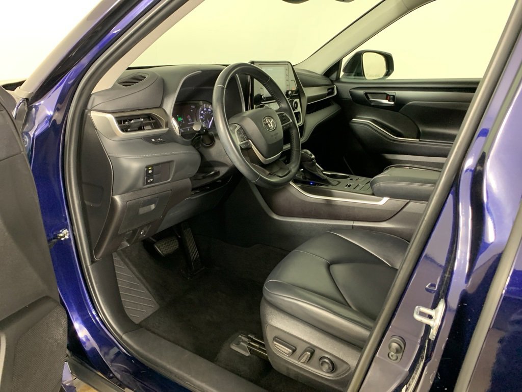 Used 2022 Toyota Highlander XLE image 21