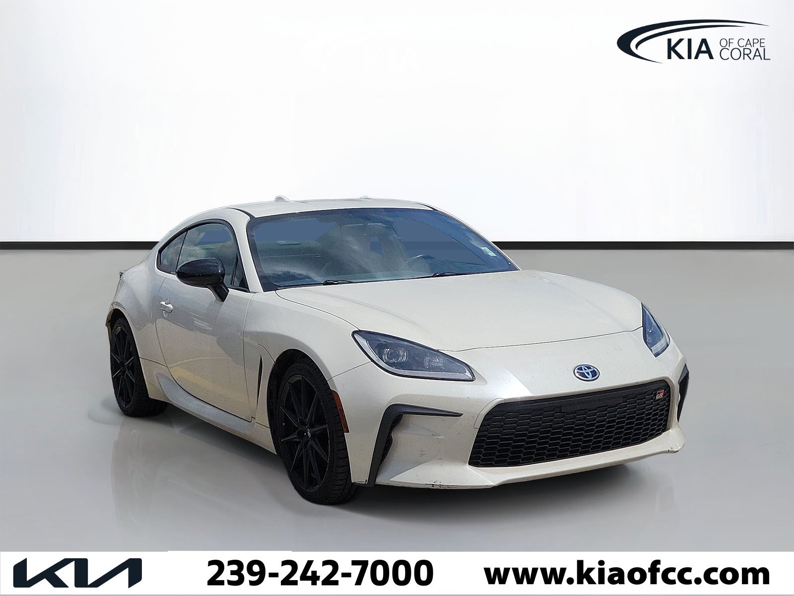Used 2023 Toyota GR86 Premium RWD image 1
