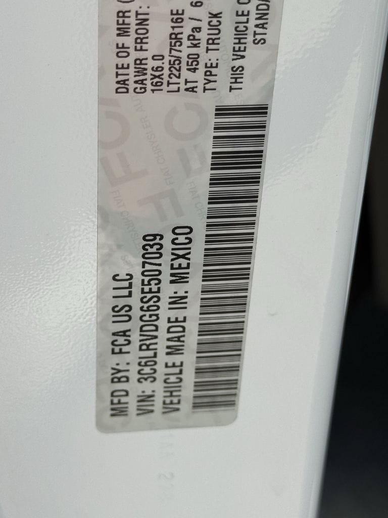 Used 2025 RAM ProMaster 2500 w/ Convenience Group FWD image 25