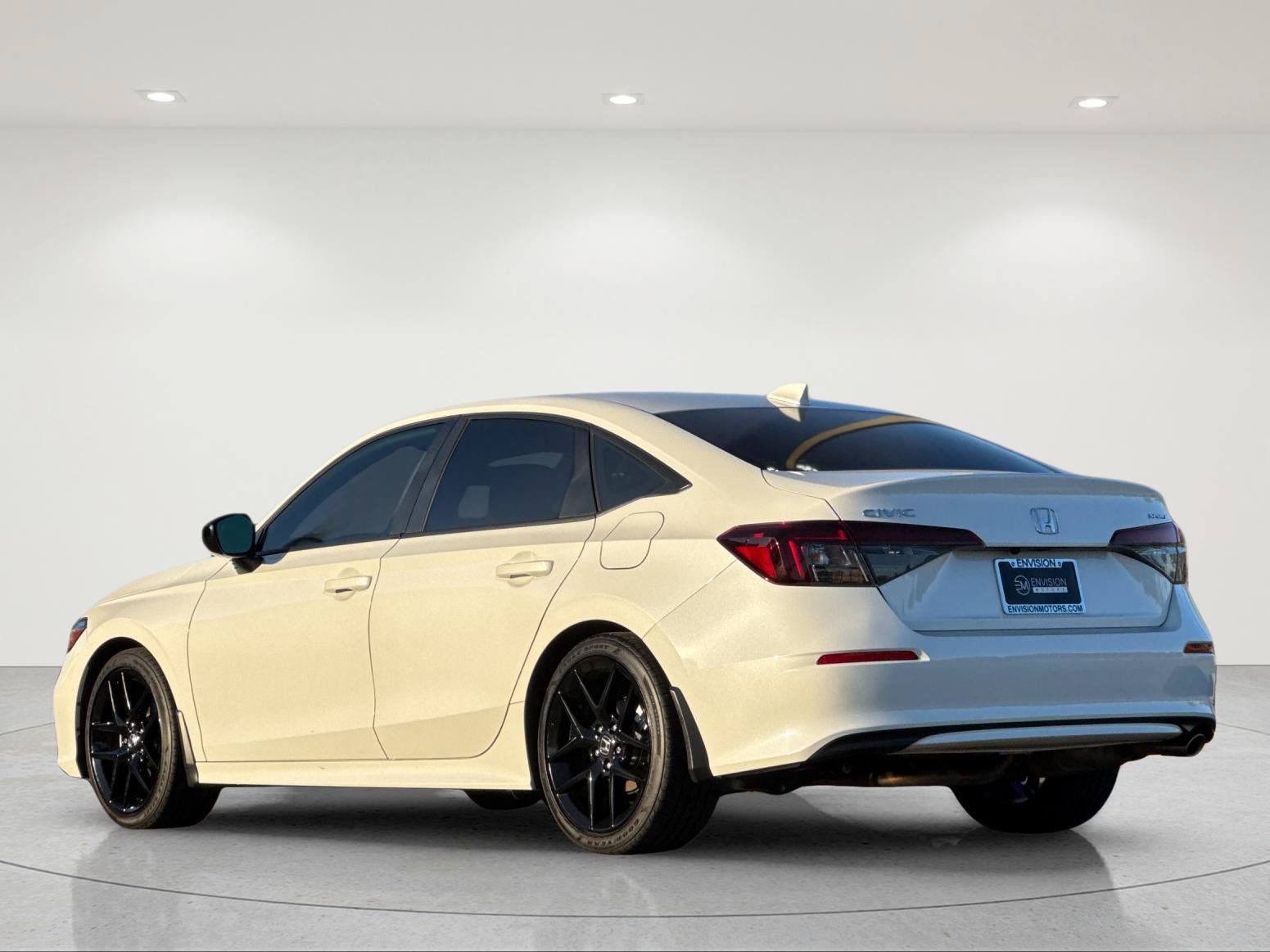 Used 2025 Honda Civic Sport image 4