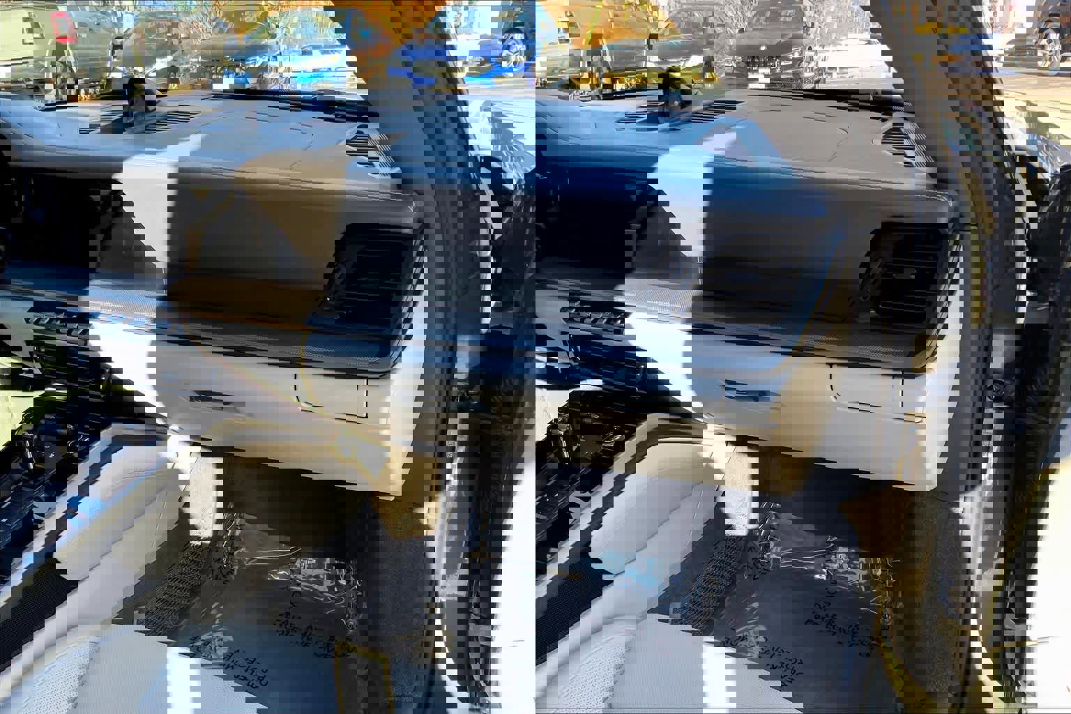 Used 2024 Porsche 911 Carrera image 17