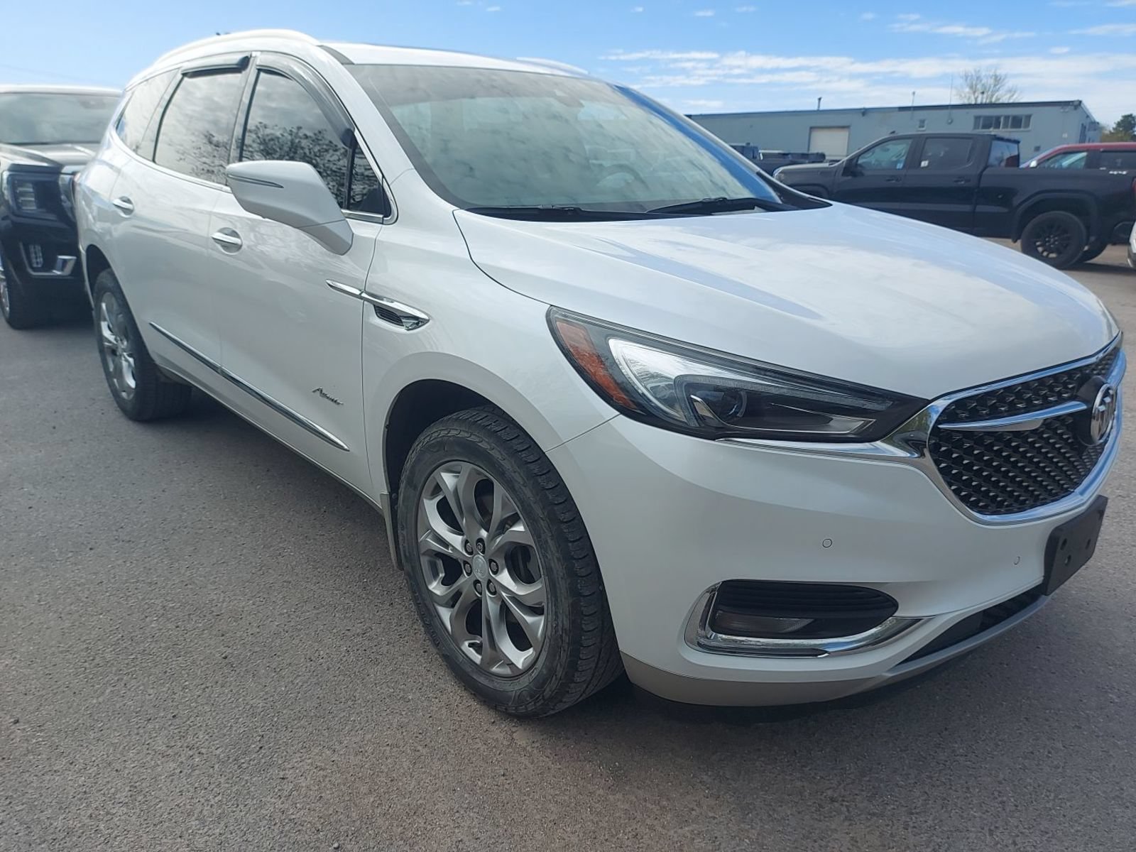 Used 2018 Buick Enclave Avenir w/ Avenir Technology Package AWD/4WD image 5