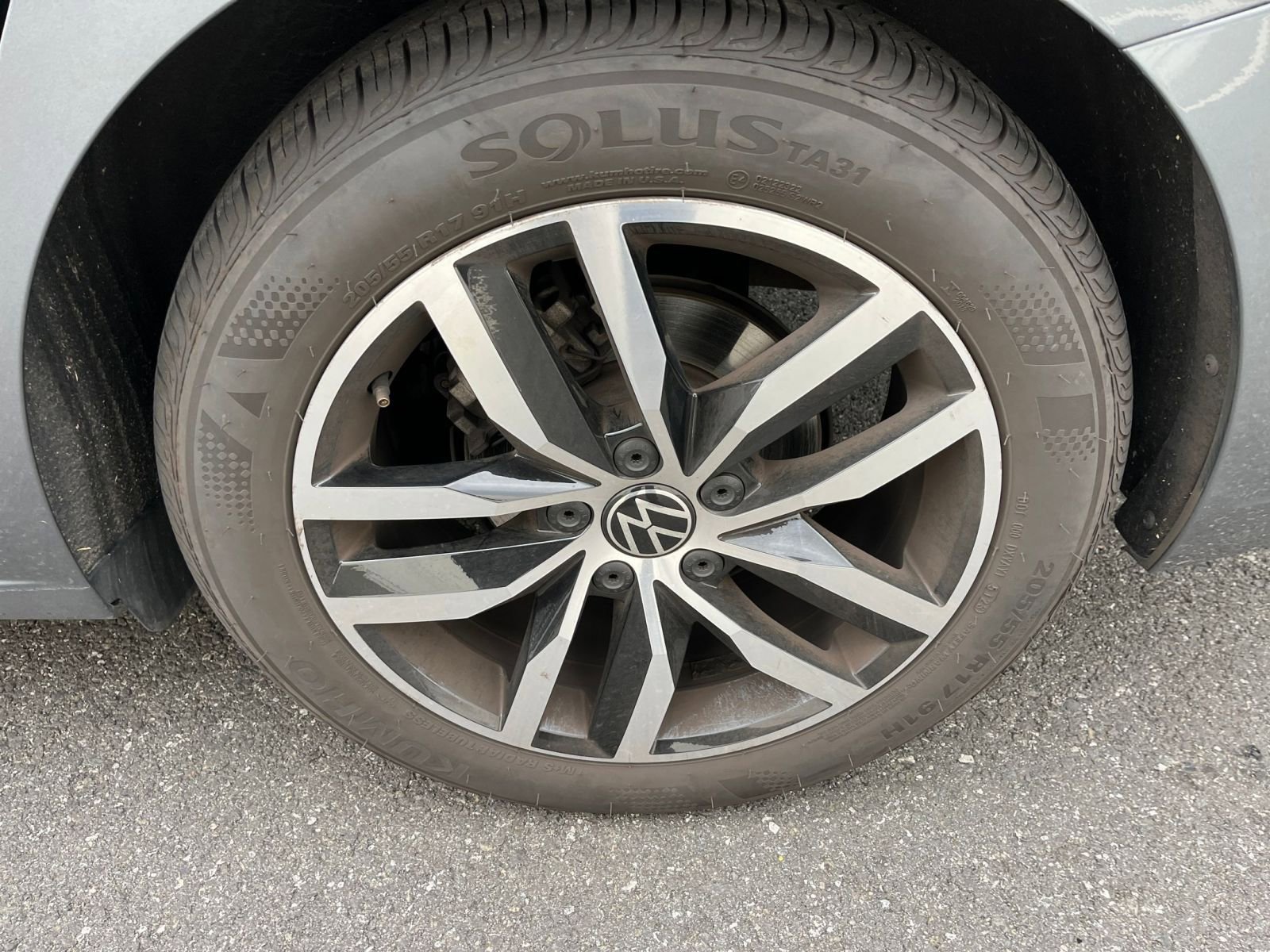 Used 2025 Volkswagen Jetta SE image 28