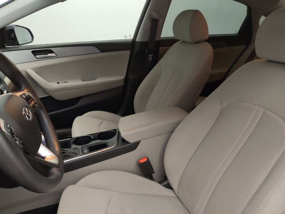 Used 2019 Hyundai Sonata SE w/ Cargo Package image 17
