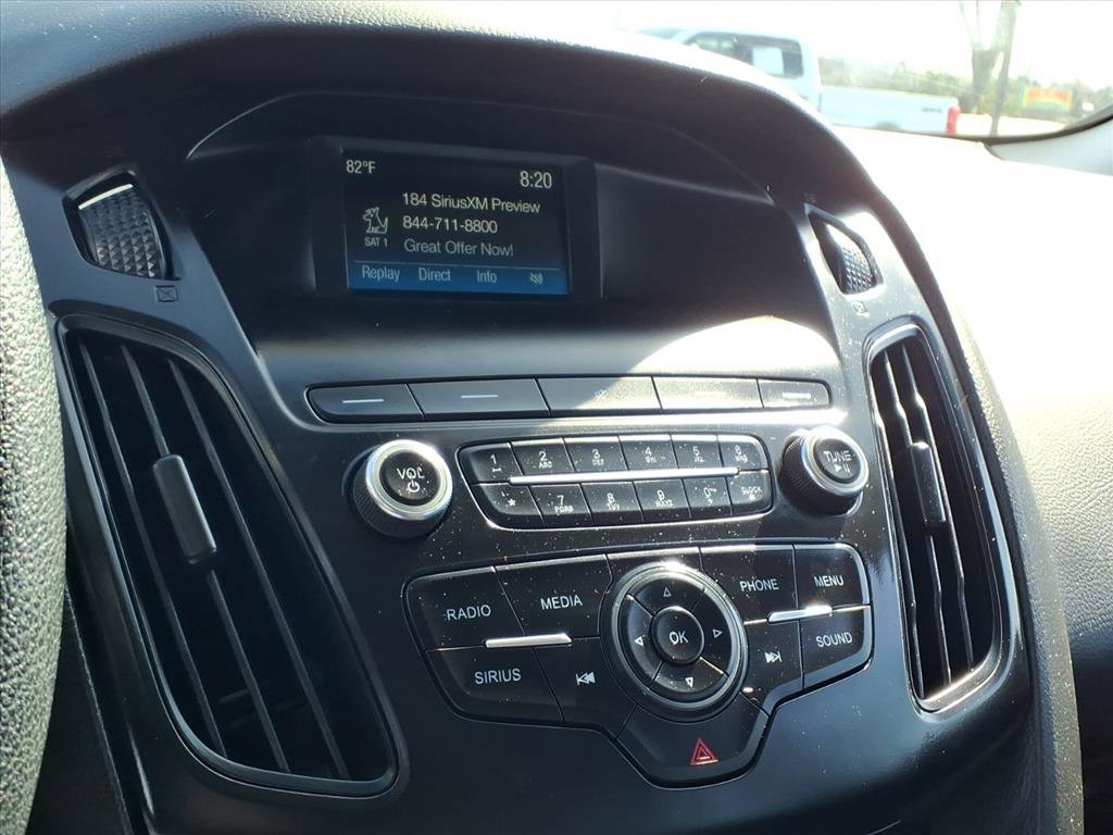 Used 2018 Ford Focus SE w/ SE Appearance Package image 11