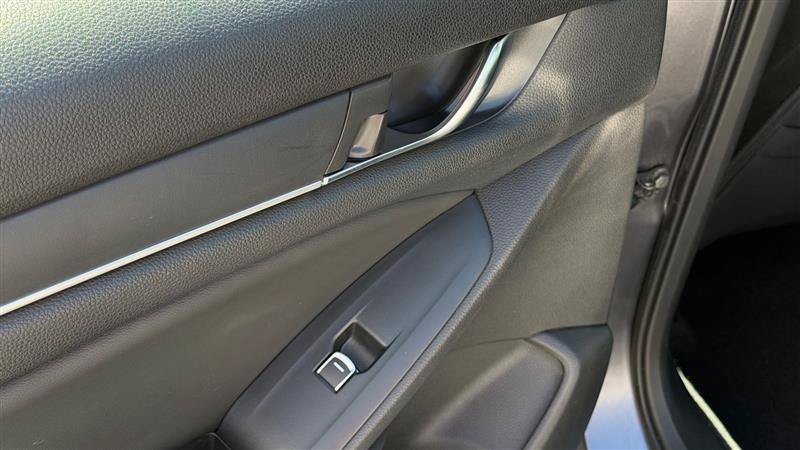 Used 2018 Honda Accord EX image 43